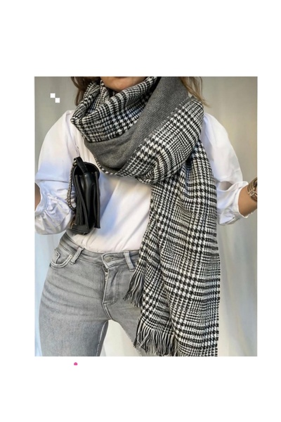 TR Double sided shawl