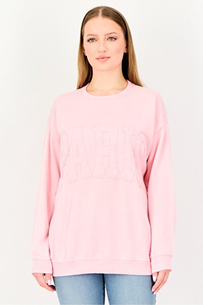 No Comment سويت شيرت نسائي مطرز بأكمام طويلة ورقبة دائرية، لون وردي