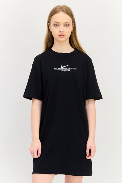 Nike فستان رياضي مناسب للخارج للنساء، أسود