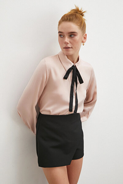 Never more Сорочка з атласу з коміром на застібці, рожева