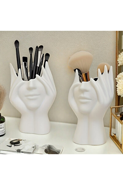 Choice علبة مكياج بيضاء عصرية مزودة بمرآة وحامل فرش. تصميم أنيق على شكل قلب، ...