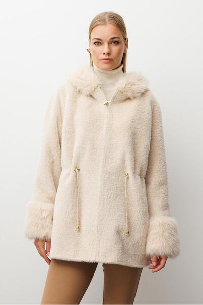 Moda İlgi Modailgi Yaka ve Kol Manşeti Kürklü Fermuarlı Alcantara Kaban Camel