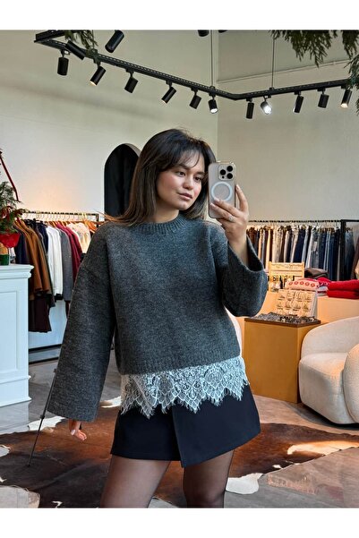 BÜŞRA PERKER Lace Detailed Premium Sweater
