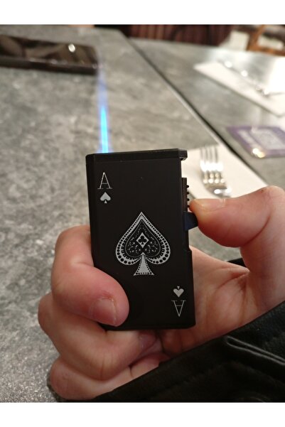 Puffly Hediyelik Poker İskambil Kartı Şeklinde Rüzgar Çakmak Erkek Arkadaşa Hediye Yılbaşı Doğum Günü Hediyesi