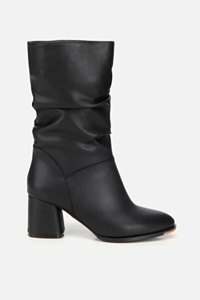Yaya by Hotiç Kadın Siyah Kırışık Görünümlü Diz Altı Topuklu Bot