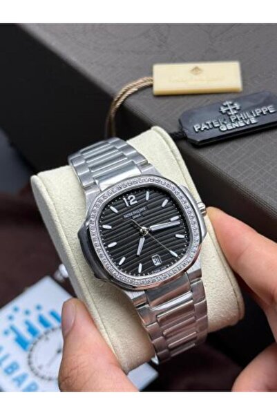 Patek Philippe ساعة بتك فلب نوتيلوس نسائية - استيل بإطار رزكون