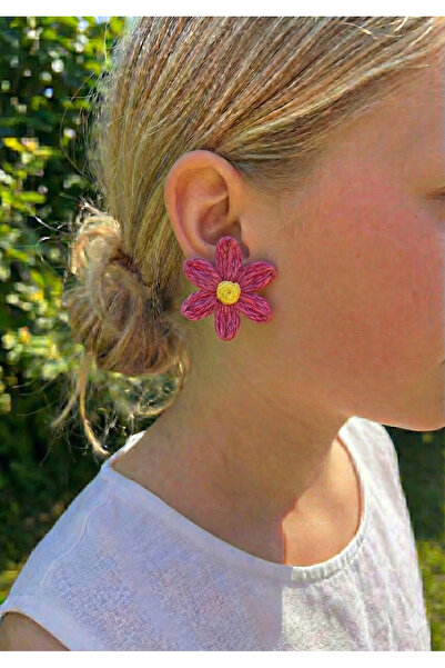 Ashley Collection Canlı Pembe Hasır Görünümlü Çiçek Küpe - Bohem Papatya Tasarım