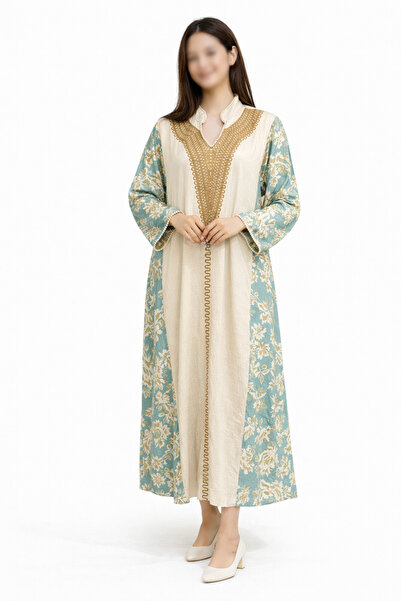 THOGUE Mayar's jalabiya: femininity and elegance with a traditional touch.