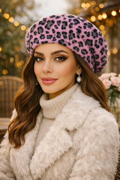 Butik Kadın Leopar Desenli Yumuşak Tüylü Fransız Ressam Bere – Kışlık Şık Peluş Bere