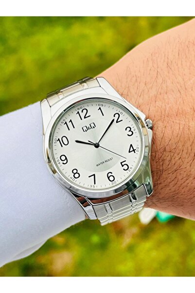 Q&Q Gümüş Renk Rakam Göstergeli Erkek Kol Saati