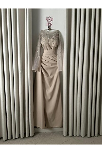 Heidi Elegant evening dress made of crepe fabric