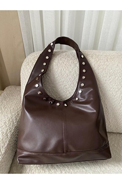 ÇANTA حقيبة كات بتفاصيل مزخرفة باللون البني