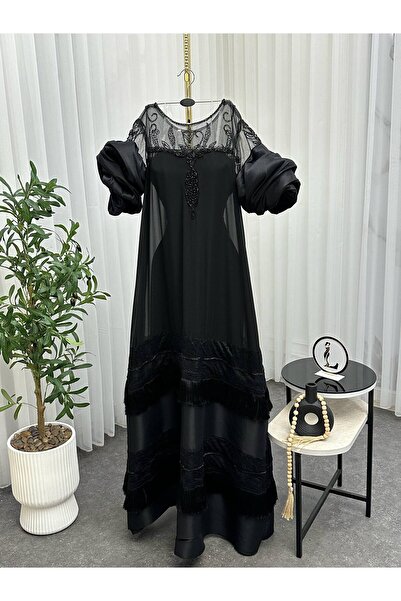 KHARTA KHADRA Available in all sizes. Fabric: Georgette + Chantilly + Fringe + Embroidery. Lining: Stretch crepe.