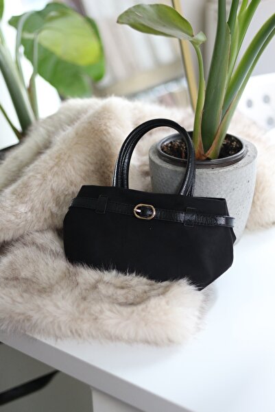 Moom Bag Γυναικεία τσάντα ώμου με λεπτομέρεια με αγκράφα από μαύρο σουέτ