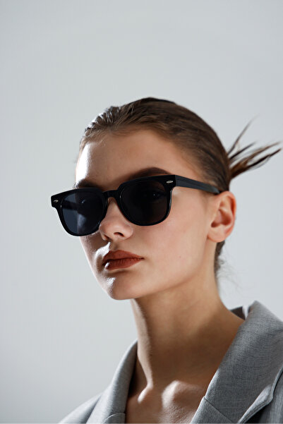 miii Olivers Polarized Black Sunglasses That Change Frame Color According to ...