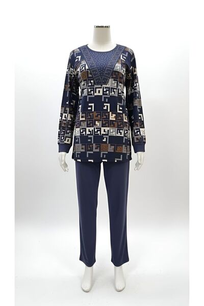 ISHRAQAT AL-AMAL Comfortable and modest two-piece women's loungewear set with an elegant cut, soft and lightweight fabric, and long sleeves.