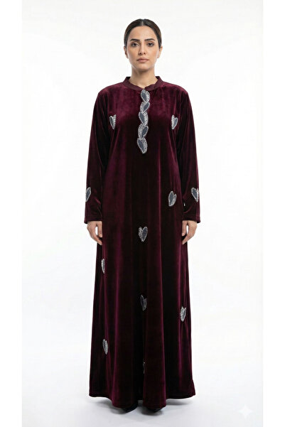 Rokon Dana Velvet jalabiya embroidered in the shape of a heart