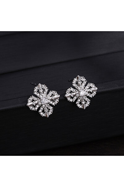 Choice أقراط زاكول الفضية اللون المرصعة بالزركونيا الدقيقة على شكل زهرة الكام...