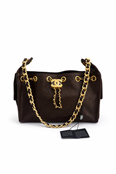 Genevcorner An elegant women's handbag with a luxurious design that combines classic and sophisticated style.