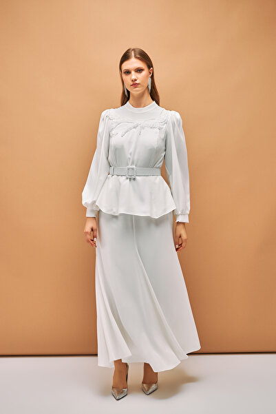 İnce işleme ve Kemer detaylı Uzun Abiye Elbise