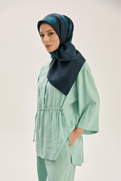 Maisa وشاح حريري زير تيفيل إنديجو 90 × 90