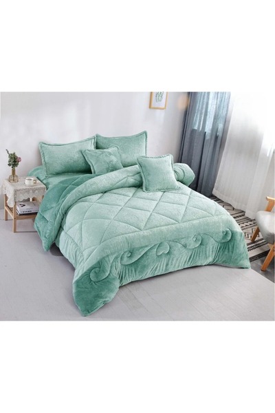 Moon Double bedspread made of soft velvet and fur with a hotel design for a luxurious hotel experience