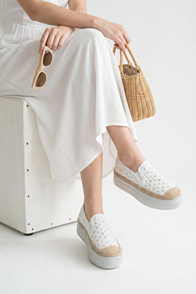 FEMME Women's Sneaker Oval Toe Casual Shoes Alissa