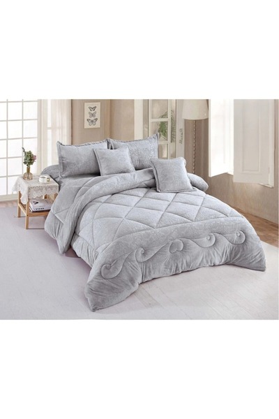 Moon Double bedspread made of soft velvet and fur with a hotel design for a luxurious hotel experience