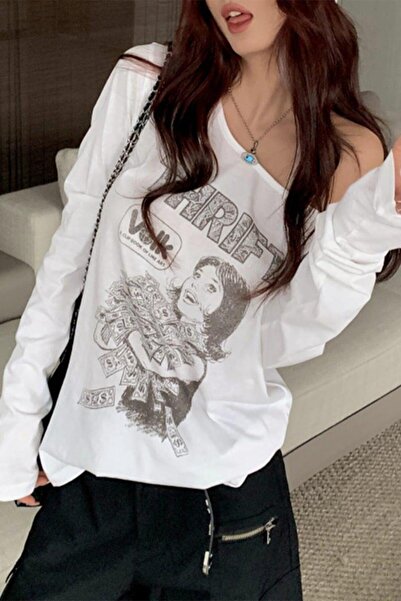 8line Λευκό μακρυμάνικο μπλουζάκι με φαρδύ λαιμόκοψη Y2K