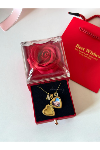 Alis Accessory Kırmızı güllü kutuda fotoğraflı kalp kolye istediğiniz fotoğra...