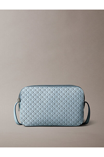 Calvin Klein Kadın Emblem Elongated Omuz Çantası