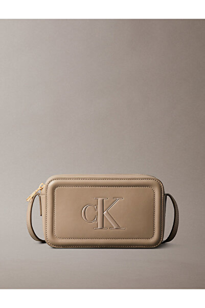 Calvin Klein CK Kadın Bold Omuz Çantası