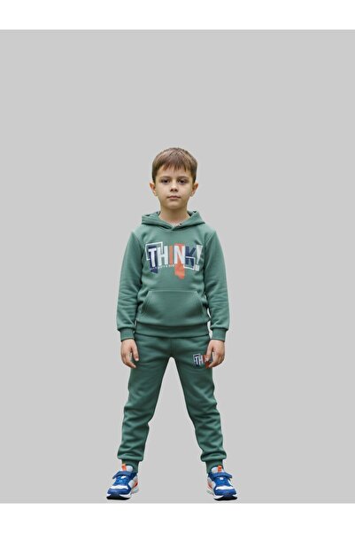 SOROR A boys' winter tracksuit, perfect for making every day full of comfort, warmth, and style.