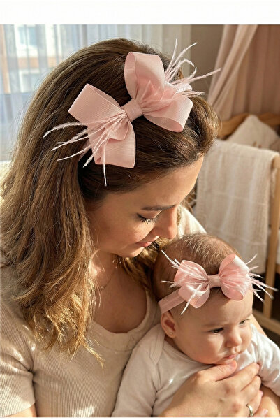 Massaltay Tüylü Fiyonklu Anne Lohusa Tacı ve Bebek Bandana Seti – Doğum Sonrası Anne Bebek Aksesuar Seti