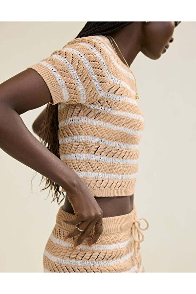 AMERICAN EAGLE كنزة قصيرة الأكمام ضيقة من إيري