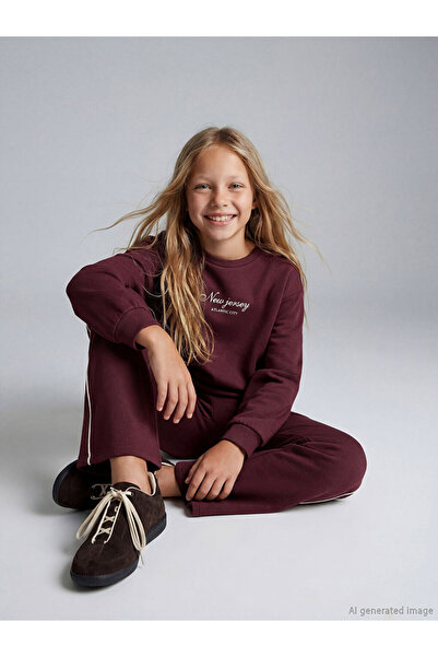 LC Waikiki Mürdüm guler rotund Pantaloni de sport Soft Touch pentru fete tric...