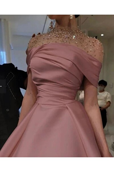 Mira A luxurious pearl-studded occasion dress with an elegant design