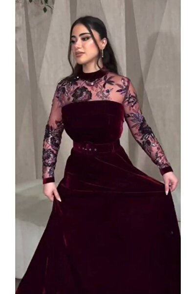 FJ • 🌸 “فستان يحكي عن ذوق رفيع وجمال استثنائي.وصل حديثآ الاصلي الخامه/ مخمل كوري درجه اولى