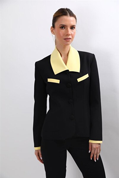 ÖNDER ÖZSOY جاكيت نسائي بياقة قميص بقطع قماش مخيطة معاً - أصفر