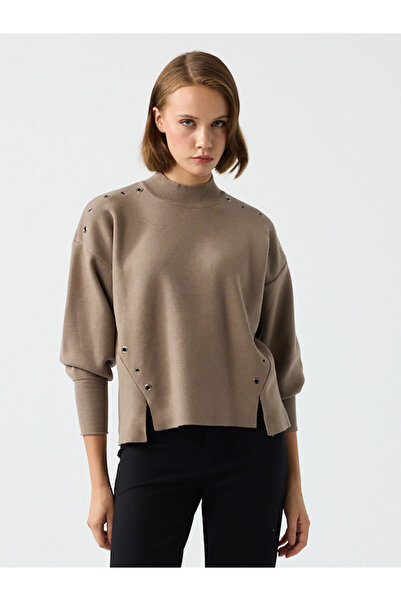 Unique Trok Detail Knitwear