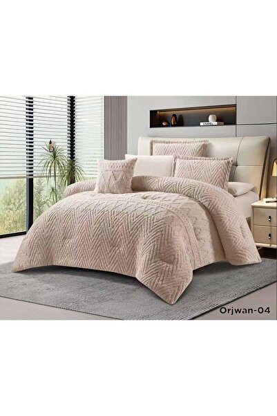 ALMIADD For lovers of luxury, the Orjwan winter bedspread is the epitome of elegance, a 7-piece set for two people.