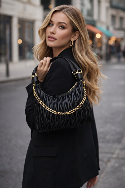VELVET RUSH Gold Zincir Detaylı Büzgülü Omuz Çantası