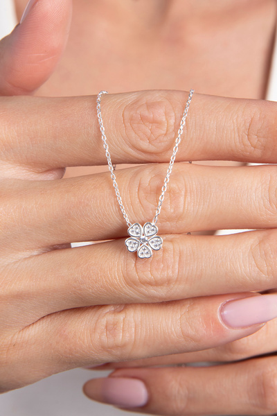 Elika Silver 925 Ayar Gümüş Yonca Model Minik Kalpli Kolye