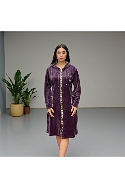 Şahteks Kadın Fermuarlı Kapüşonlu Leopar Detaylı Kalp Nakışlı Kadife Sabahlık