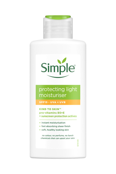 Simple Kind to Skin SPF 15 Güneş Korumalı Nemlendirici 12 Saatlik Nem 125 ML