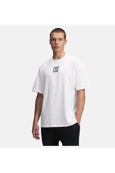 Under Armour تي شيرت بأكمام قصيرة ورقبة دائرية وطبعة شعار