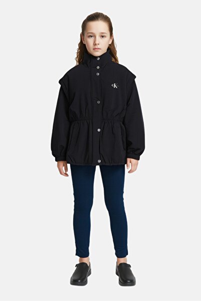 Calvin Klein جاكيت جينز للأطفال للبنات، أسود اللون، بأكمام طويلة وشعار ماركة ...
