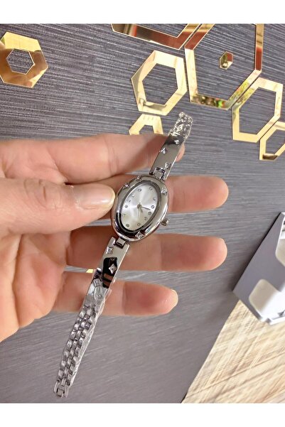 LOOQ Oval Case Roman Numeral Women's Wristwatch