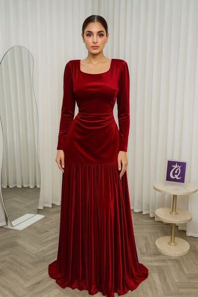 haninline red velvet dress