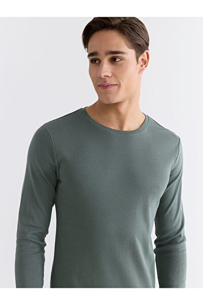 LC Waikiki تي شيرت رجالي بأكمام طويلة وياقة دائرية باللون الأخضر من متجر plus...